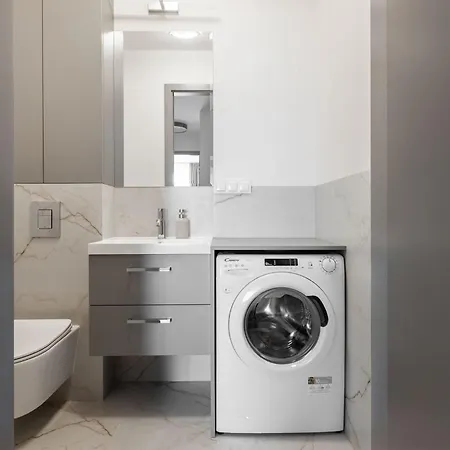 Apartman 2 Bedroom Lovely In *